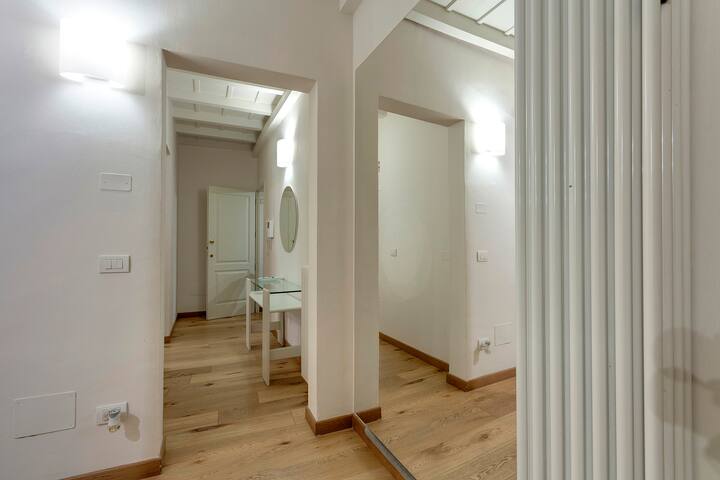 Crown Apartment – Charming Moro Big Apartment gallery image 5