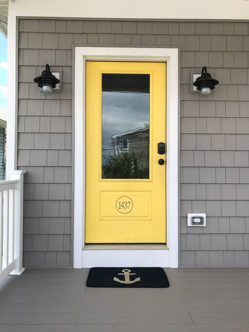 Welcome! There are 10 steps to the front porch.