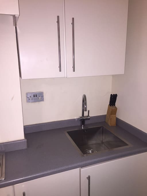 Kitchen Sink and cutlery