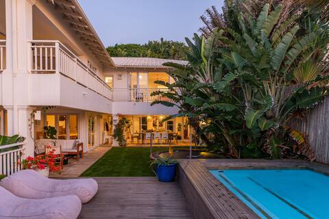 "Endless Summer" Tropical Beach Villa in Umdloti