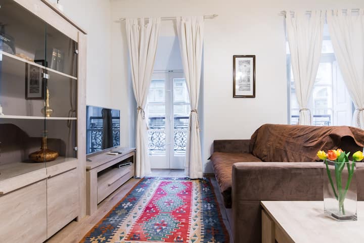 Valletta Beautiful New 1 St Floor - La Valeta