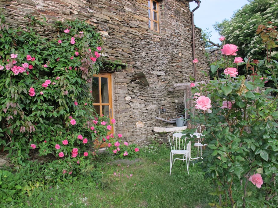L'entrée de la chambre et sa terrasse