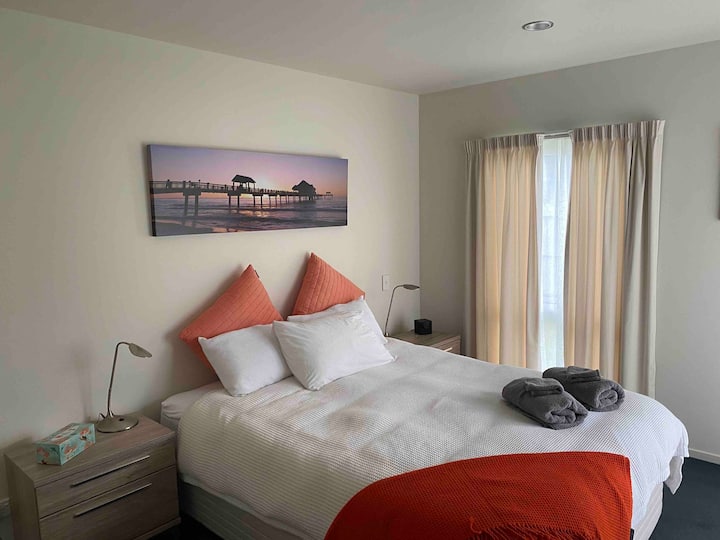 غرفة الضيوف الطابق السفلي 