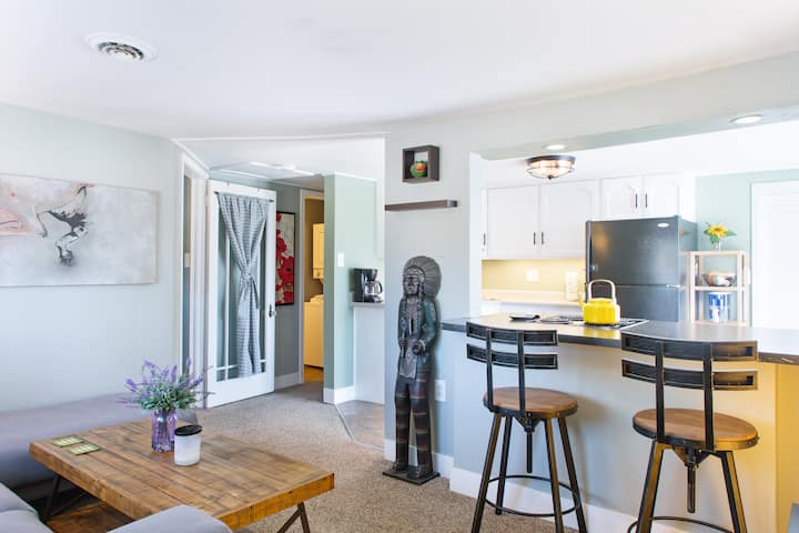The Little Farmhouse - Red Rocks + Downtown Denver - Lakewood, CO