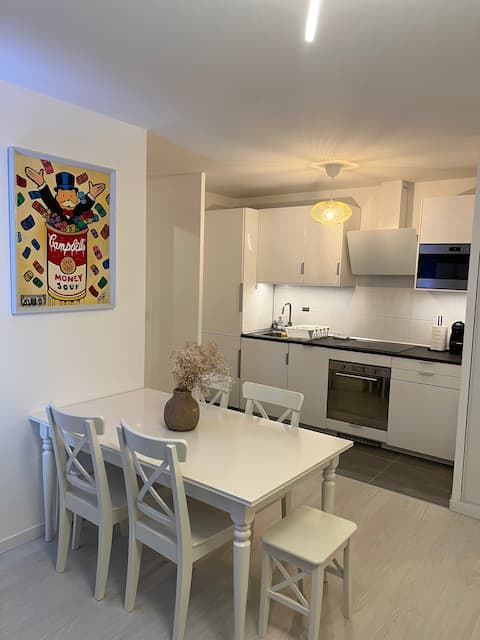 Appartement 7Persons 5min walk to SUBWAY