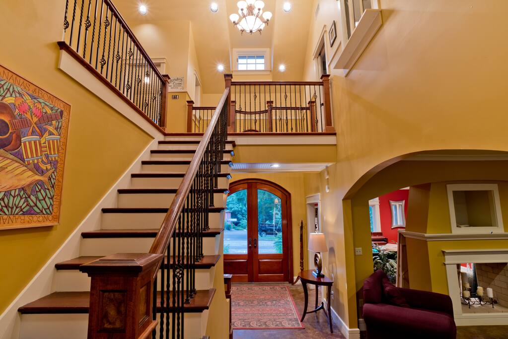 Entry looking to the second floor