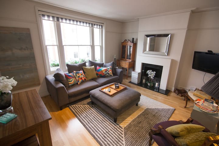 4 Bed Townhouse, Earls Court