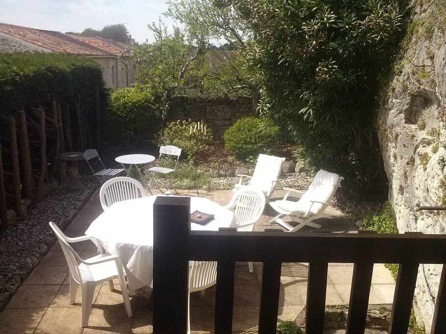 Jardin + Terrasse couverte