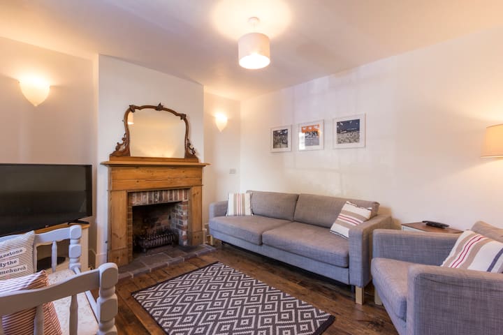 Airbnb Hythe Holiday Rentals Places To Stay England