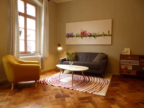 Top Airbnb: Charming Old Town Apartment at Uniplatz, 54 sqm in Halle (Saale)
