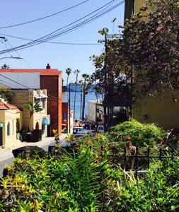 Island Cottage Retreat