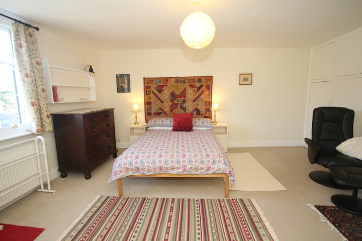 87 East Street Room 3 - Ashburton