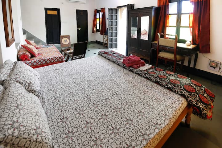 Silver Moon Haveli Studio Apartment