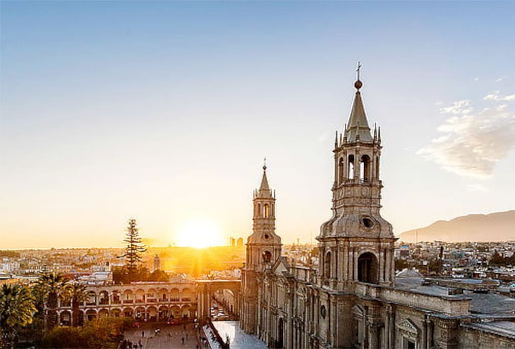 El apartamento está a 1.5 km de la Plaza de Armas y la Catedral de Arequipa (15 minutos caminando)