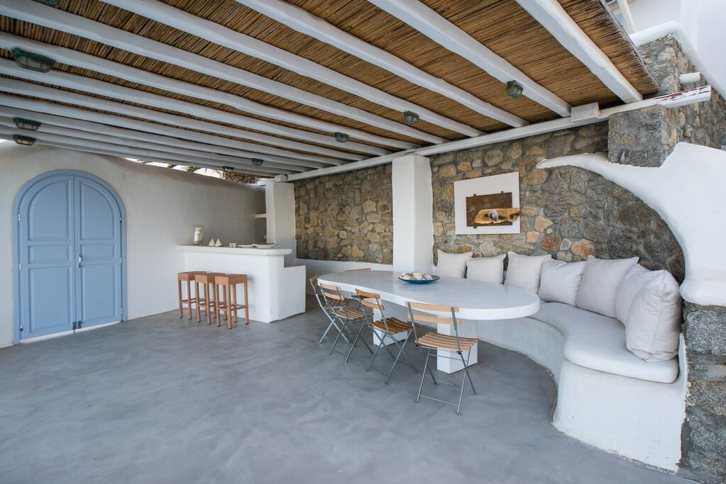 Outdoor Dining and Bar