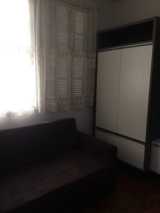 sofa cama e armário