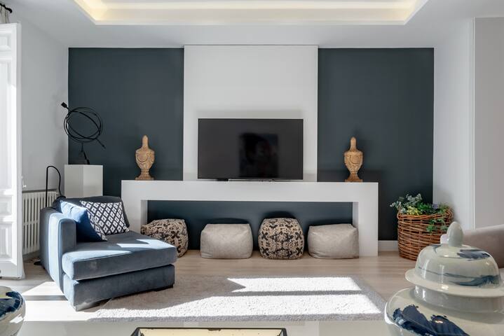 Radiant Apartment in the Heart of Madrid gallery image 2