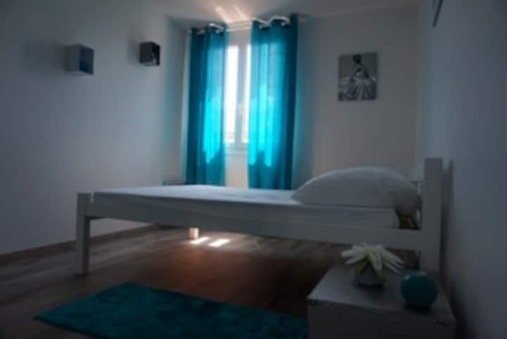 Habitación doble con armario y calefacción