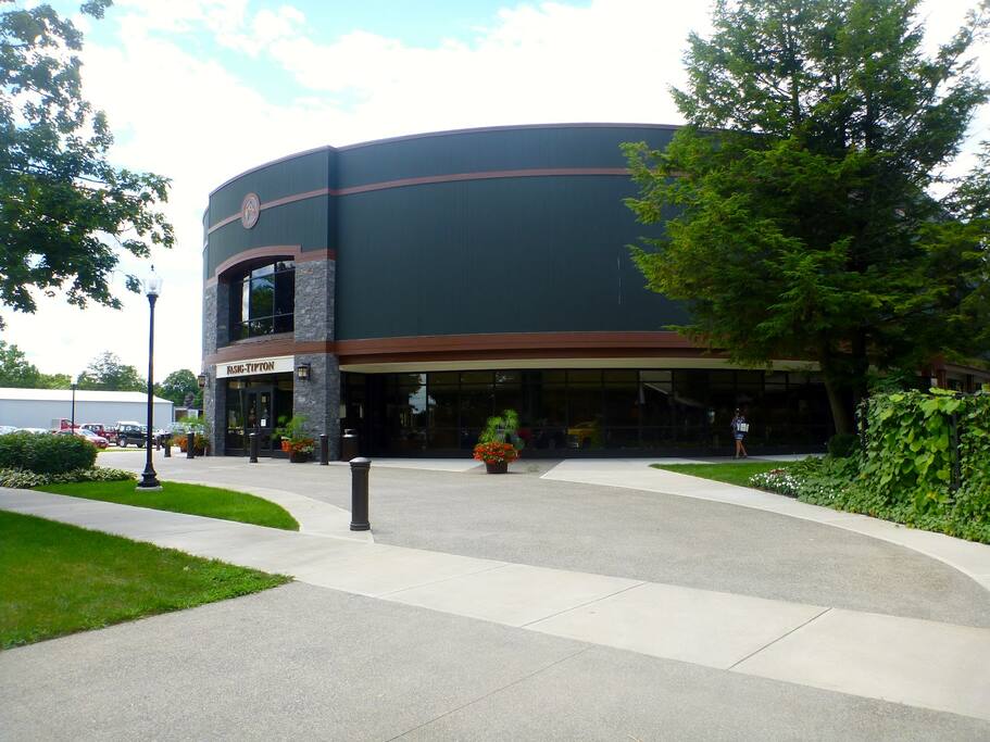 1 block from Fasig-Tipton