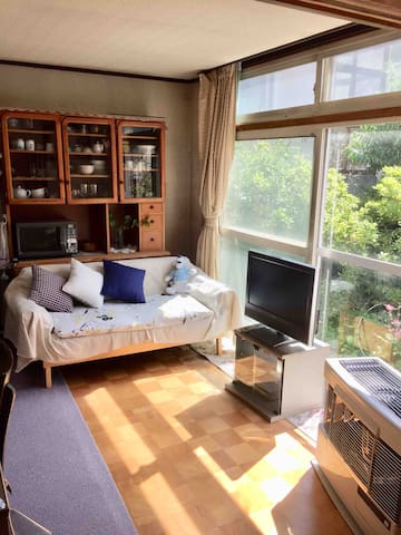 地下鉄駅より徒歩7分 中央区まで地下鉄10分スーパーマーケット有り
駅までお迎えに行きます。