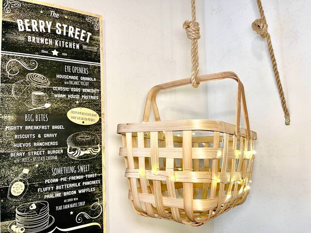 Capodimonte Apartment-300mt Subway – Parking gallery image 3