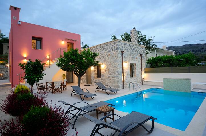 Hawk Villa, nature’s essence