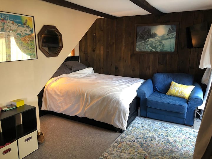 1-ლი სართულის საწოლი და უკანა ტერასა