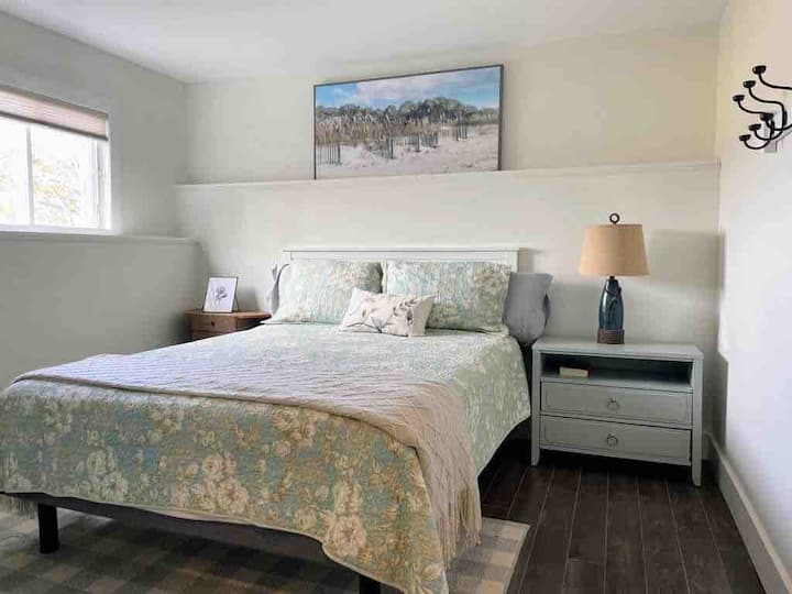 3号卧室（低层）
标准双人床