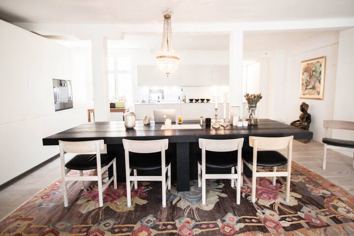 130 sqm of luxury in Nyhavn w. 3 bedrooms