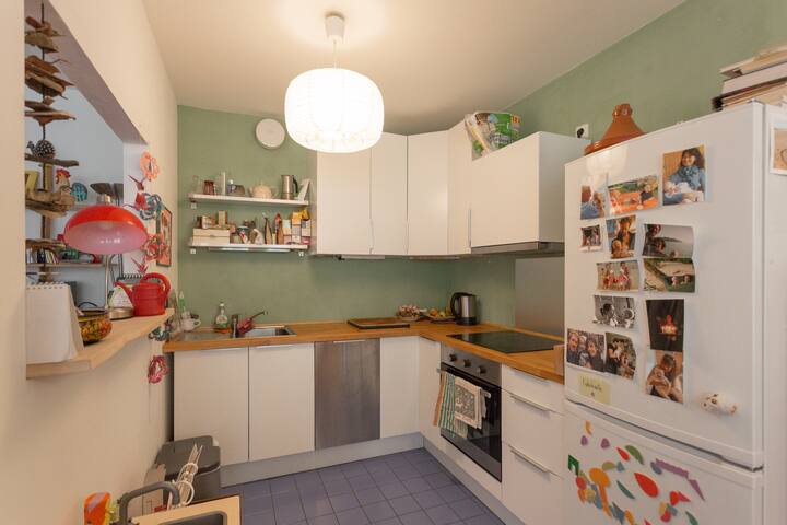 Cosy, bright and connected!
