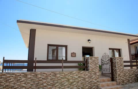 Successful Airbnb property: Effie's House in Δήμος Καλυμνίων