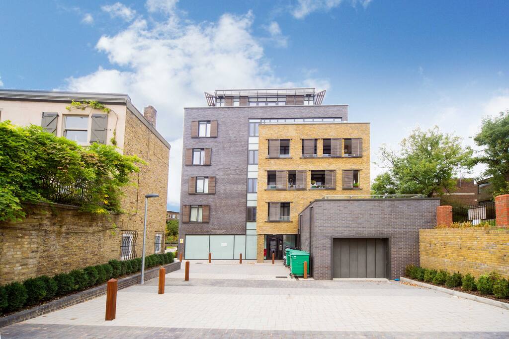 Set in an exclusive, quiet neighbourhood