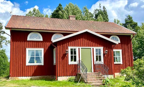 Spacious house near a lake