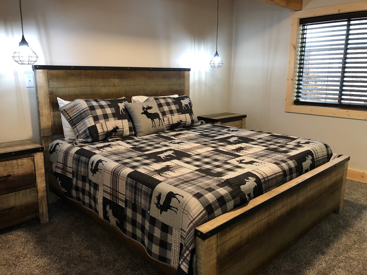 King bed in the master bedroom