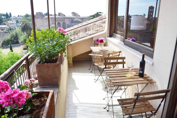 Penthouse with view near the Colosseum gallery image 4