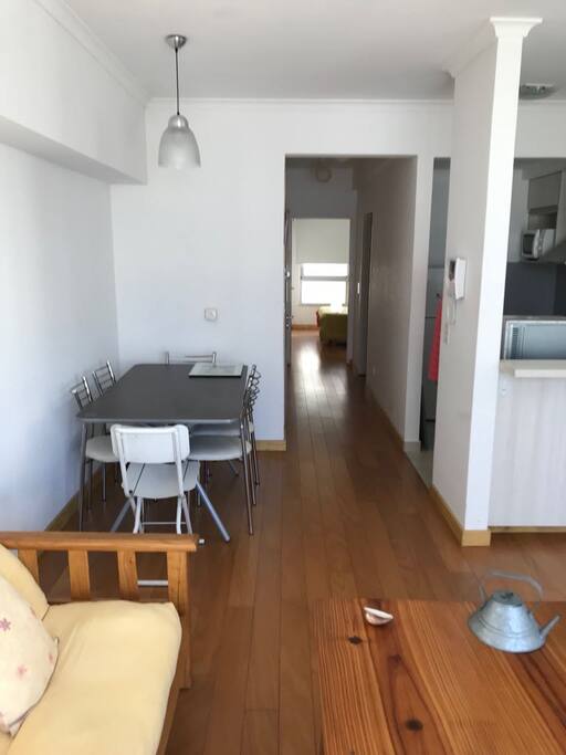 Imagen amplia del espacio
A complete view of the apartment