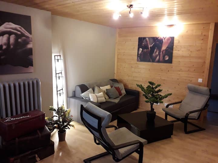 Un Petit Coin Du Monde à La Porte Des Montagnes - Albertville