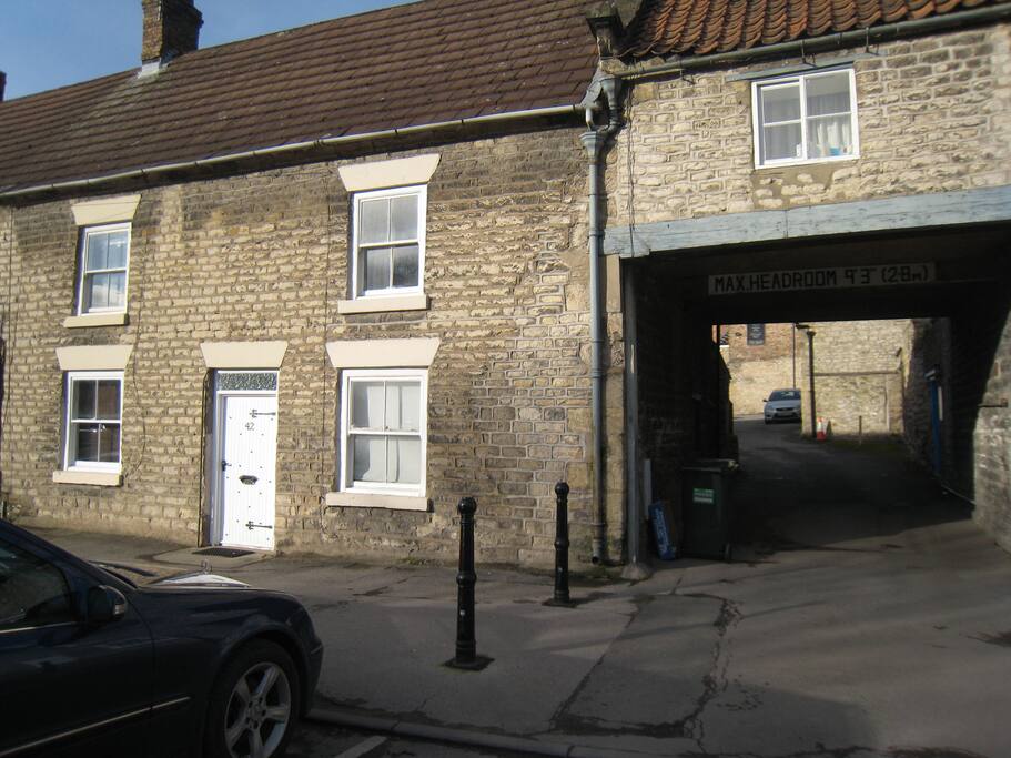 18 century grade 11 listed cottage