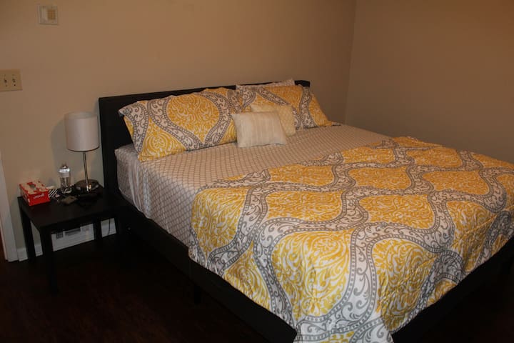 Master Room 10min airport/20 midtown/10 min USMLE