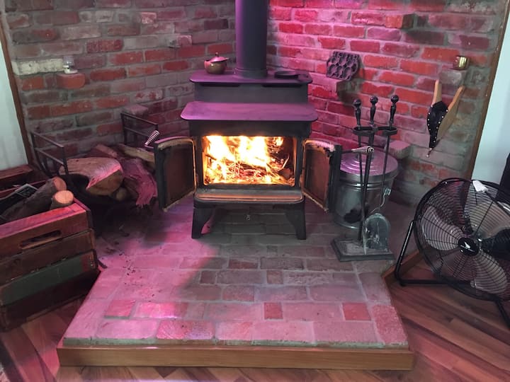 Upper Studio Apartment with Tournament Pool Table Apartments for Rent