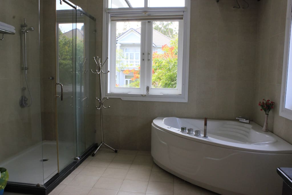 Jacuzzi - Master bedroom toilet