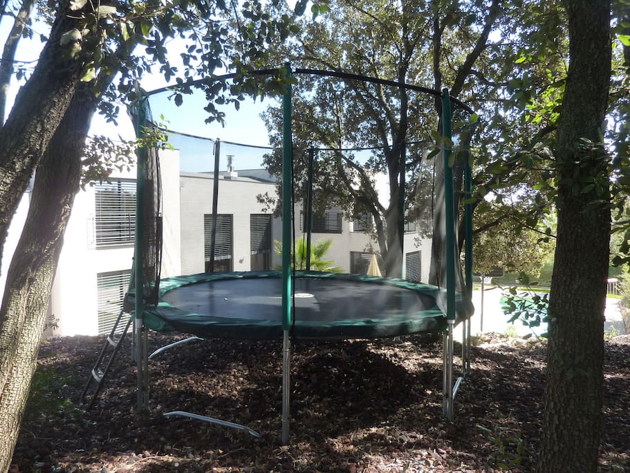 Le trampoline pour 5 enfants