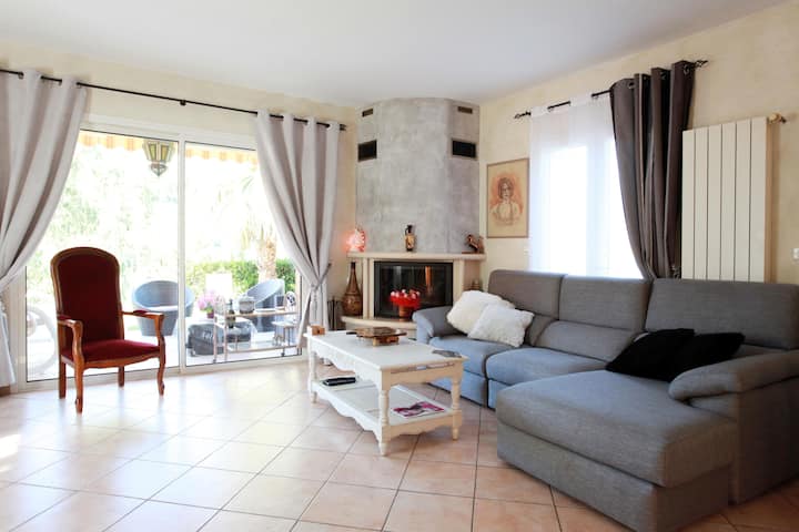 Villa Entièrement Climatisée Avec Piscine - Vence
