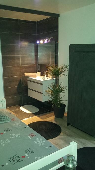 Douche dans la chambre