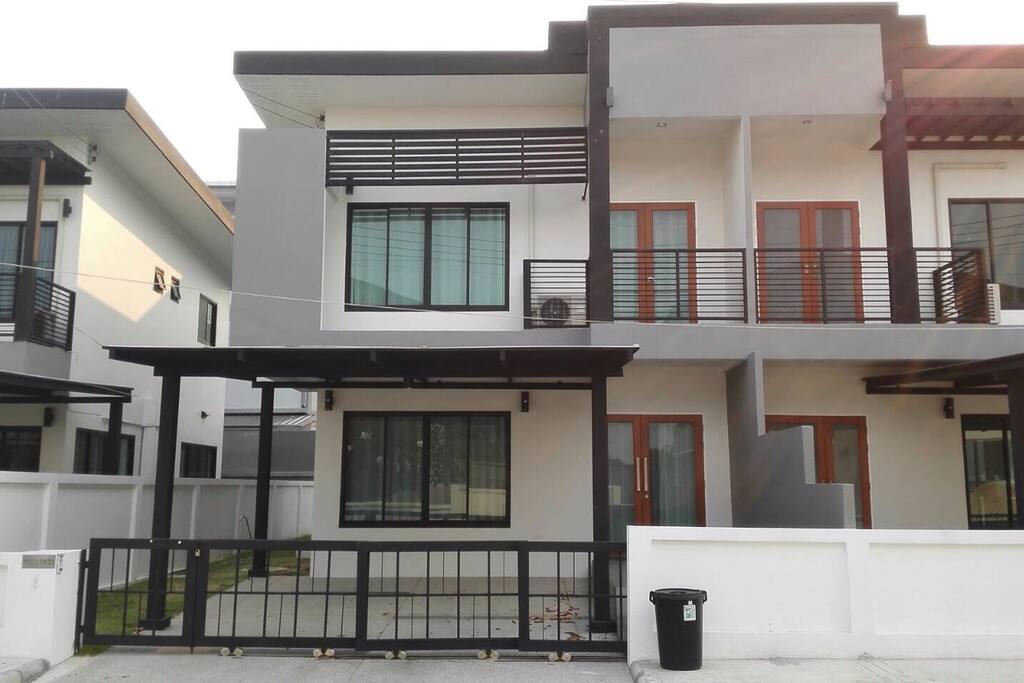 3 bedroom
2 bathroom
1 toilet