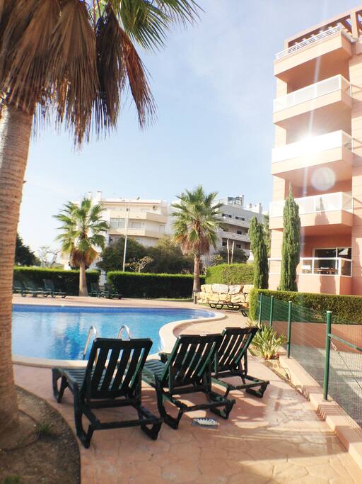 Piscína disponível 24h em condomínio fechado/ Pool available 24h in closed condumínium
