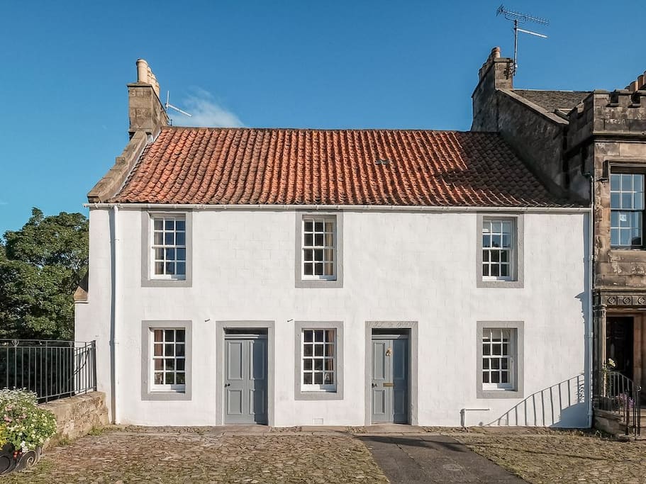 Saddlers House