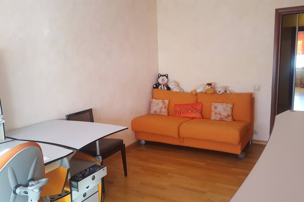 Room 1: extendable couch