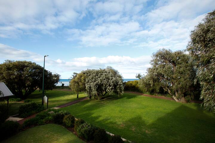 Beachfront Harmony Dunsborough gallery image 4