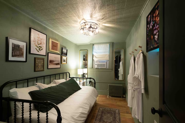 საძინებელი 1